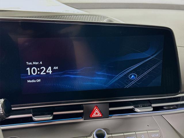 Photo of 2025 Abyss Black Hyundai ELANTRA