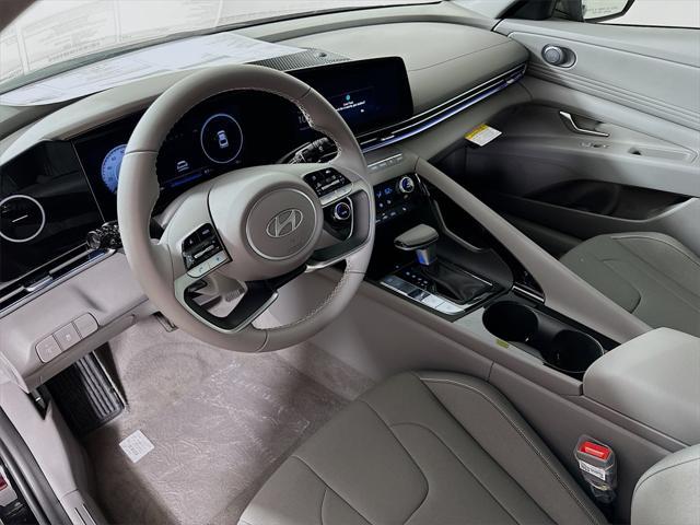 Photo of 2025 Abyss Black Hyundai ELANTRA