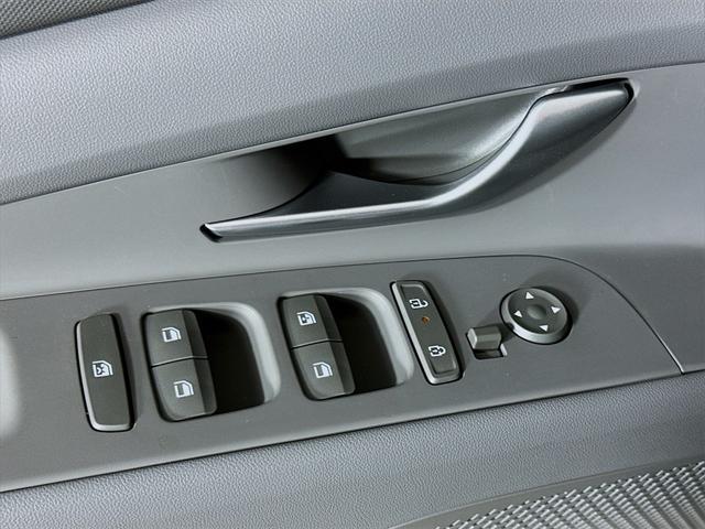 Photo of 2025 Abyss Black Hyundai ELANTRA