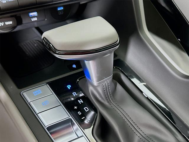 Photo of 2025 Abyss Black Hyundai ELANTRA