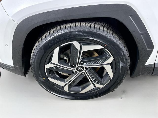 Photo of 2022 Quartz White Hyundai TUCSON