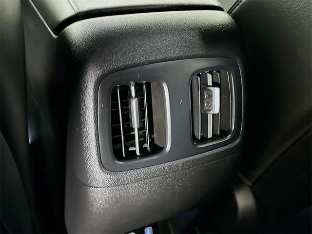 Photo of 2022 Quartz White Hyundai TUCSON