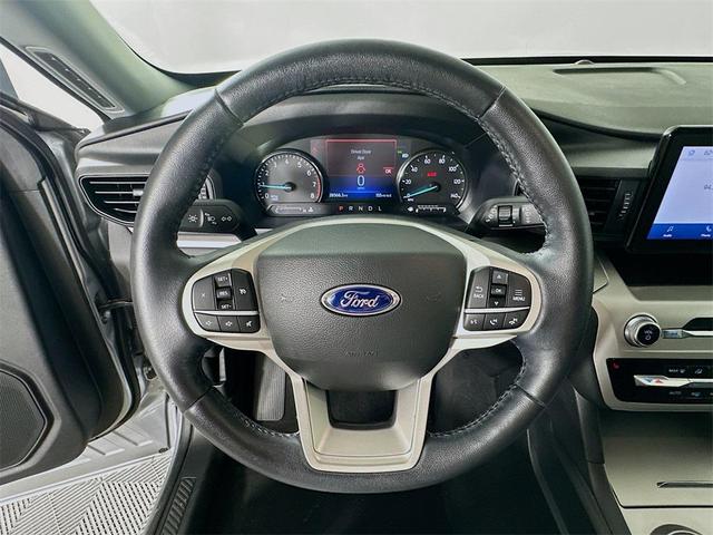 Photo of 2022 Iconic Silver Metallic Ford Explorer