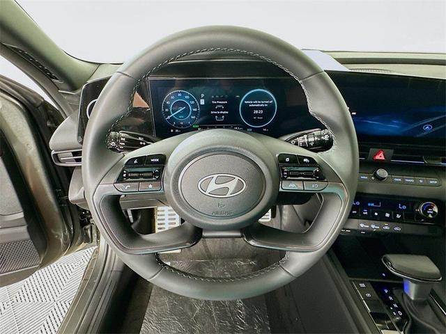 Photo of 2025 Amazon Gray Hyundai ELANTRA