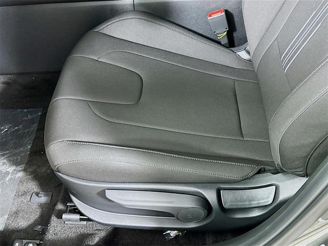 Photo of 2025 Amazon Gray Hyundai ELANTRA