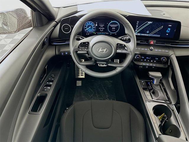 Photo of 2025 Amazon Gray Hyundai ELANTRA