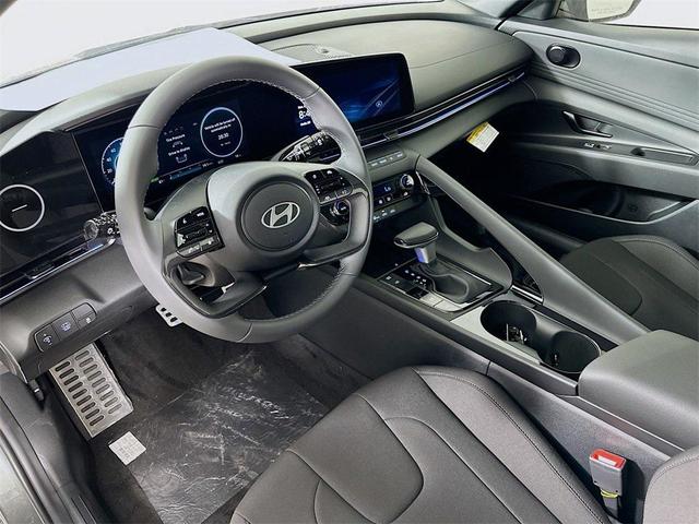 Photo of 2025 Amazon Gray Hyundai ELANTRA