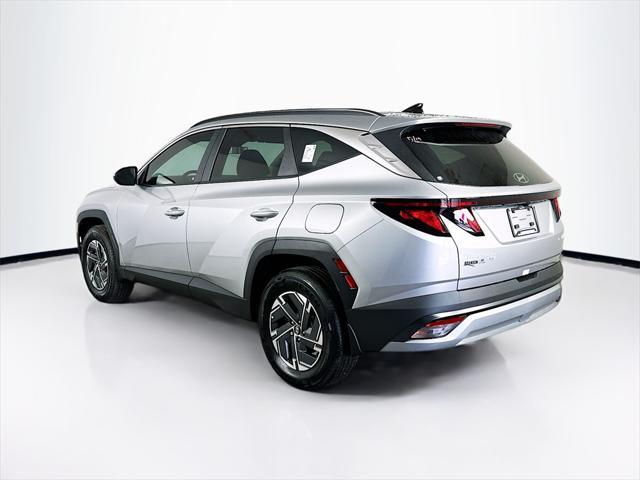 Photo of 2025 Shimmering Silver Hyundai TUCSON Hybrid