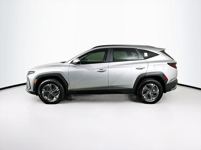 Photo of 2025 Shimmering Silver Hyundai TUCSON Hybrid