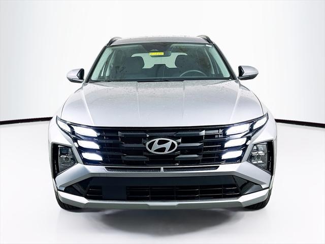 Photo of 2025 Shimmering Silver Hyundai TUCSON Hybrid