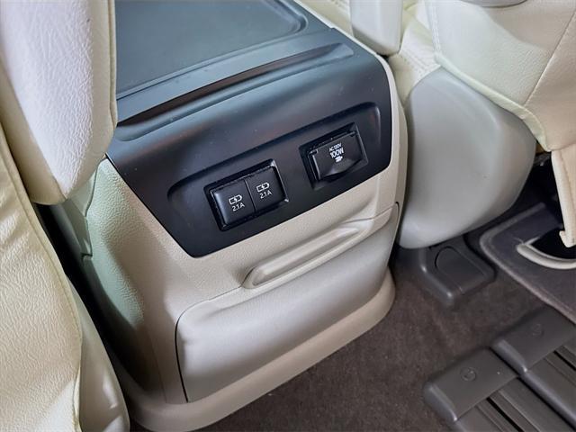 Photo of 2018 Grey Toyota Sienna