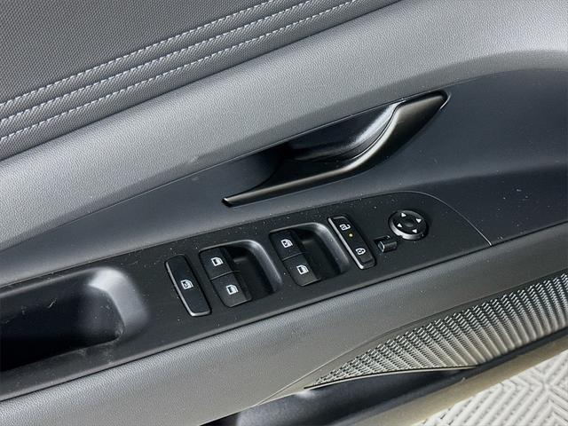 Photo of 2025 Amazon Gray Hyundai ELANTRA
