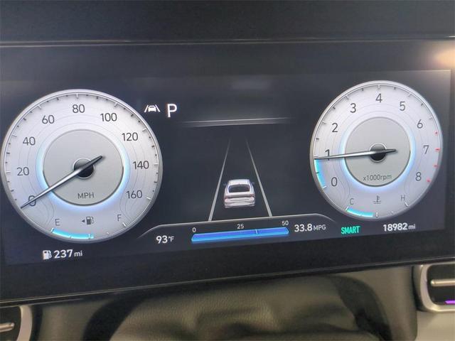 Photo of 2022 Shimmering Silver Pearl Hyundai ELANTRA