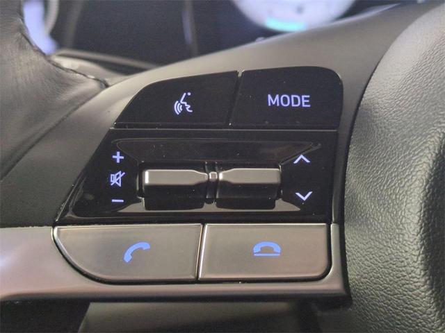 Photo of 2022 Shimmering Silver Pearl Hyundai ELANTRA
