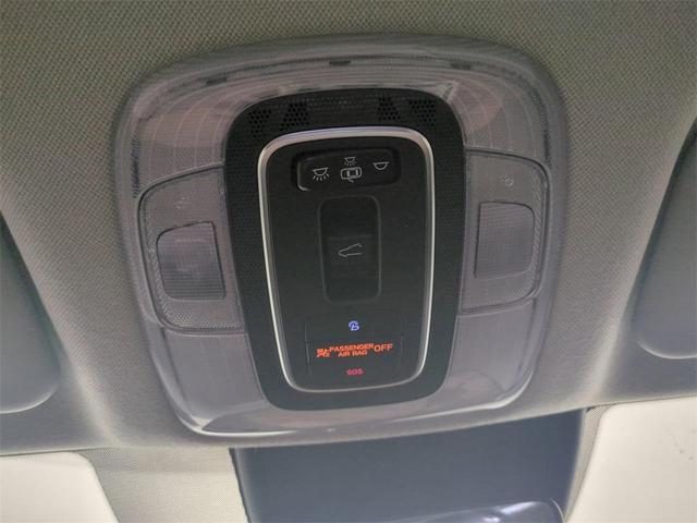 Photo of 2022 Shimmering Silver Pearl Hyundai ELANTRA