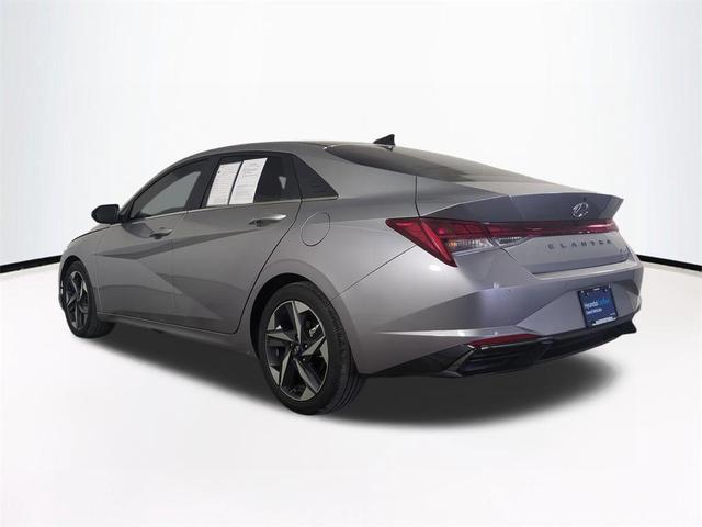 Photo of 2022 Shimmering Silver Pearl Hyundai ELANTRA