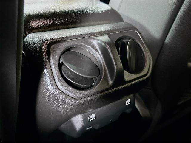 Photo of 2020 Bright White Clearcoat Jeep Gladiator