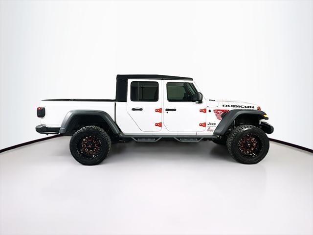 Photo of 2020 Bright White Clearcoat Jeep Gladiator