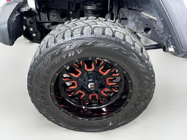 Photo of 2020 Bright White Clearcoat Jeep Gladiator