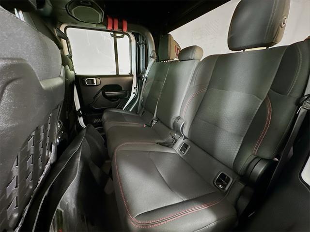Photo of 2020 Bright White Clearcoat Jeep Gladiator