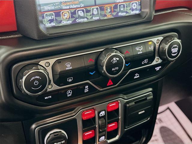 Photo of 2020 Bright White Clearcoat Jeep Gladiator