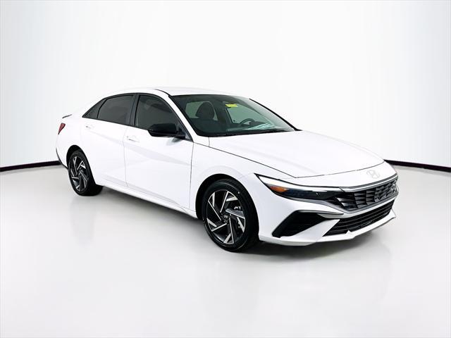 Photo of 2025 Serenity White Hyundai ELANTRA