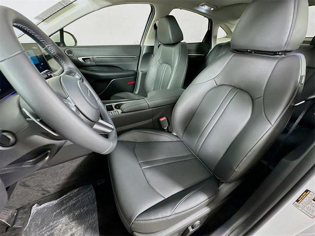 Photo of 2025 Serenity White Hyundai SONATA Hybrid