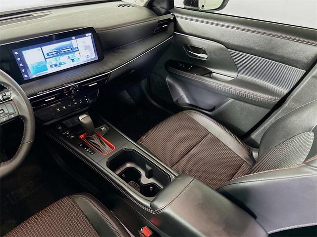 Photo of 2025 Super Black Nissan Kicks