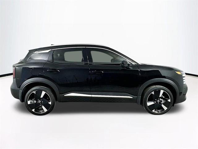 Photo of 2025 Super Black Nissan Kicks