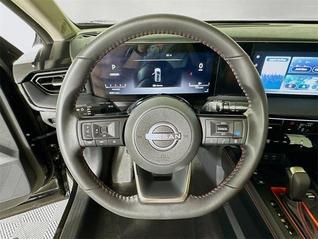 Photo of 2025 Super Black Nissan Kicks