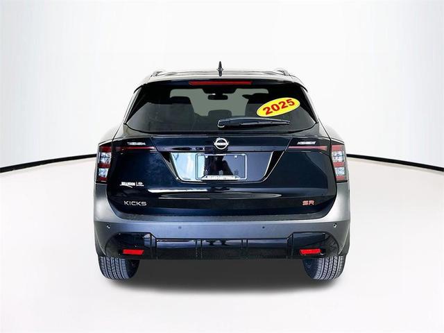 Photo of 2025 Super Black Nissan Kicks