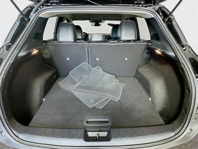 Photo of 2025 Super Black Nissan Kicks