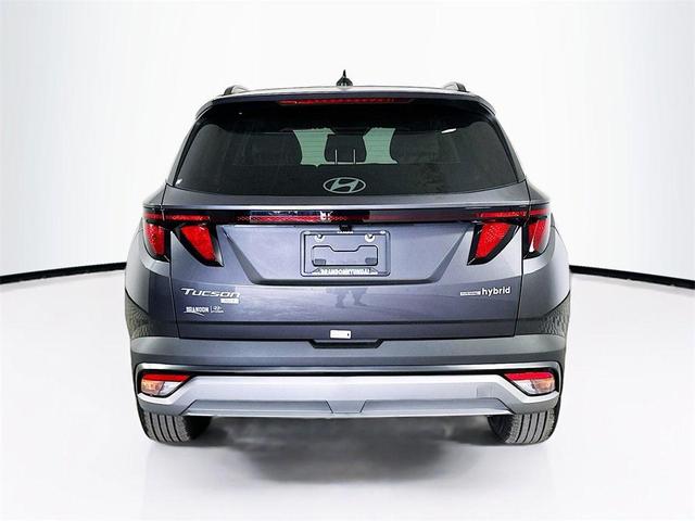 Photo of 2025 Titan Gray Hyundai TUCSON Hybrid