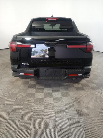 Photo of 2025 Phantom Black Hyundai SANTA CRUZ