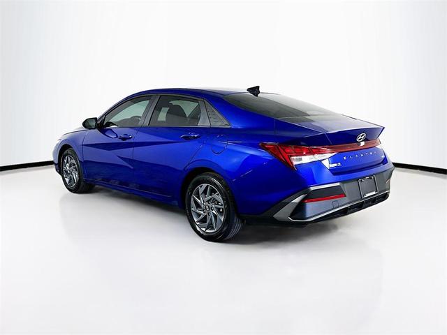 Photo of 2025 Intense Blue Hyundai ELANTRA HEV