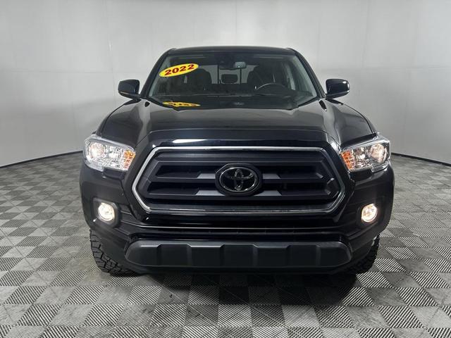 Photo of 2022 Midnight Black Metallic Toyota Tacoma