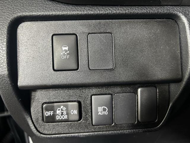 Photo of 2022 Midnight Black Metallic Toyota Tacoma