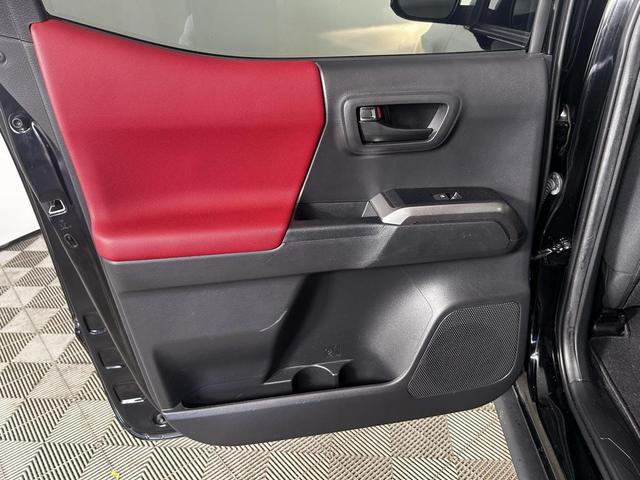 Photo of 2022 Midnight Black Metallic Toyota Tacoma