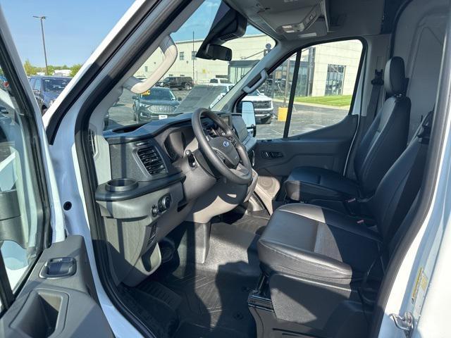 Photo of 2025 Oxford White Ford Transit-350