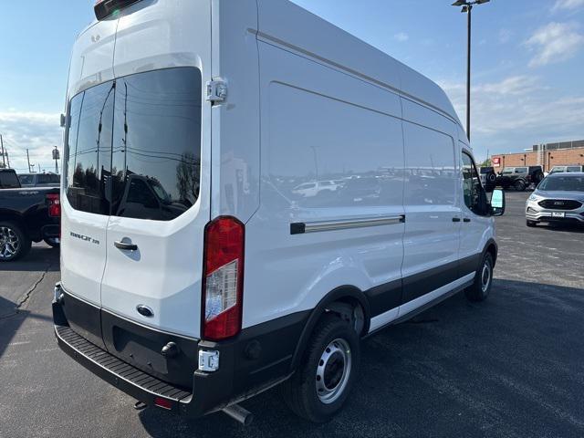 Photo of 2025 Oxford White Ford Transit-350