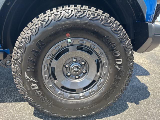 Photo of 2025 Velocity Blue Metallic Ford Bronco
