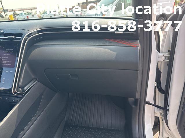 Photo of 2023 Atlas White Hyundai SANTA CRUZ