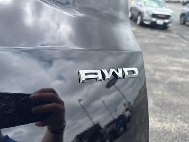 Photo of 2025 Black Metallic Ford Escape