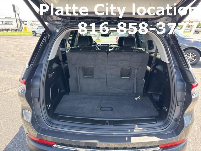 Photo of 2022 Baltic Gray Metallic Clearcoat Jeep Grand Cherokee L