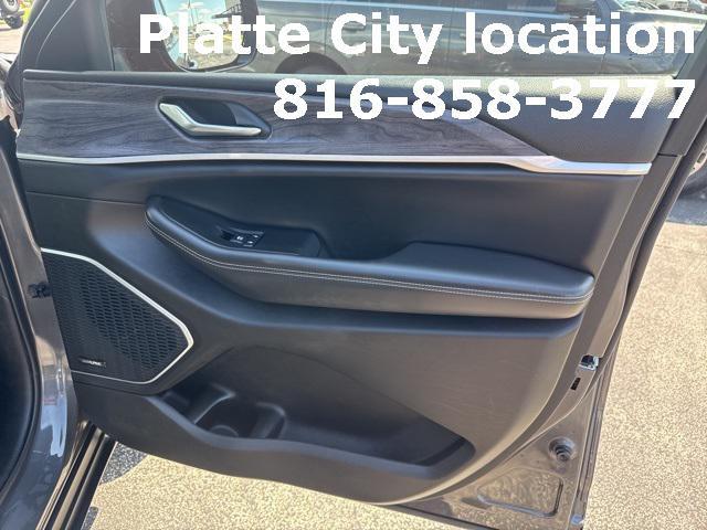 Photo of 2022 Baltic Gray Metallic Clearcoat Jeep Grand Cherokee L
