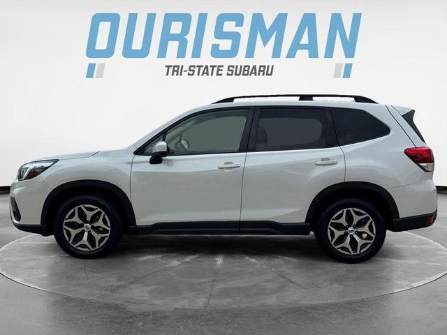 Photo of 2019 Crystal White Pearl Subaru Forester