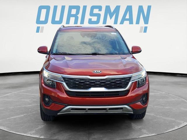 Photo of 2021 Mars Orange Kia Seltos