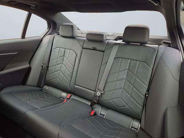 Photo of 2025 Black Sapphire Metallic BMW 530