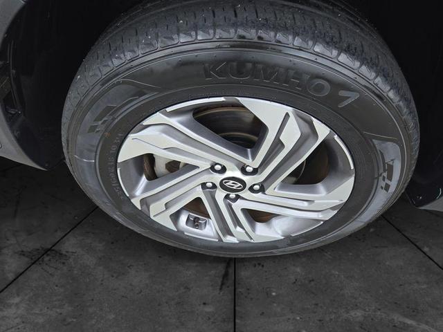Photo of 2023 Gray Hyundai SANTA FE