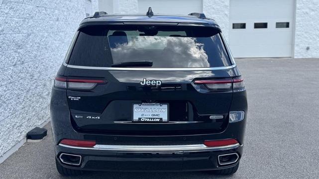 Photo of 2021 Diamond Black Crystal Pearlcoat Jeep Grand Cherokee L